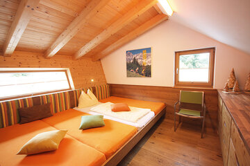 Bedroom sleeping 1 person in the Alpin Chalet Classic.