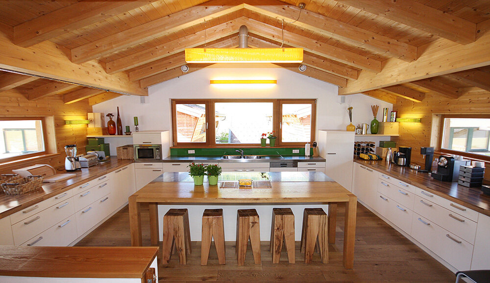 Kitchen in the Alpin Chalet Classic.