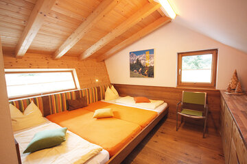 Bedroom sleeping 2 people in the Alpin Chalet Classic.