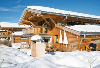 Außenansicht Alpin Chalet Classic im Winter.